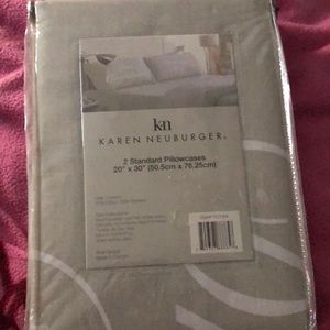 Cotton poly blend pillow cases.